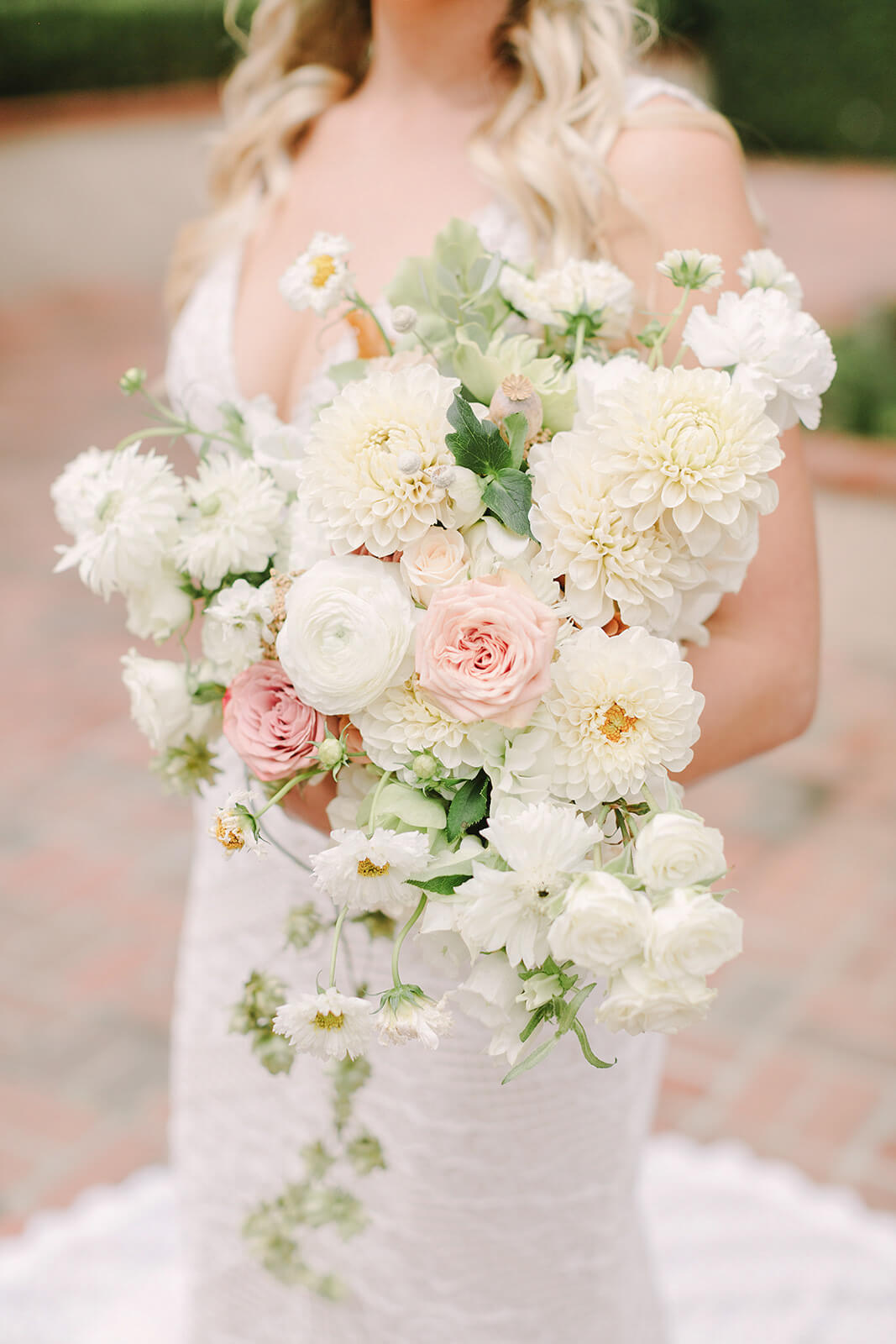 San Diego bride with wedding flower bouquet