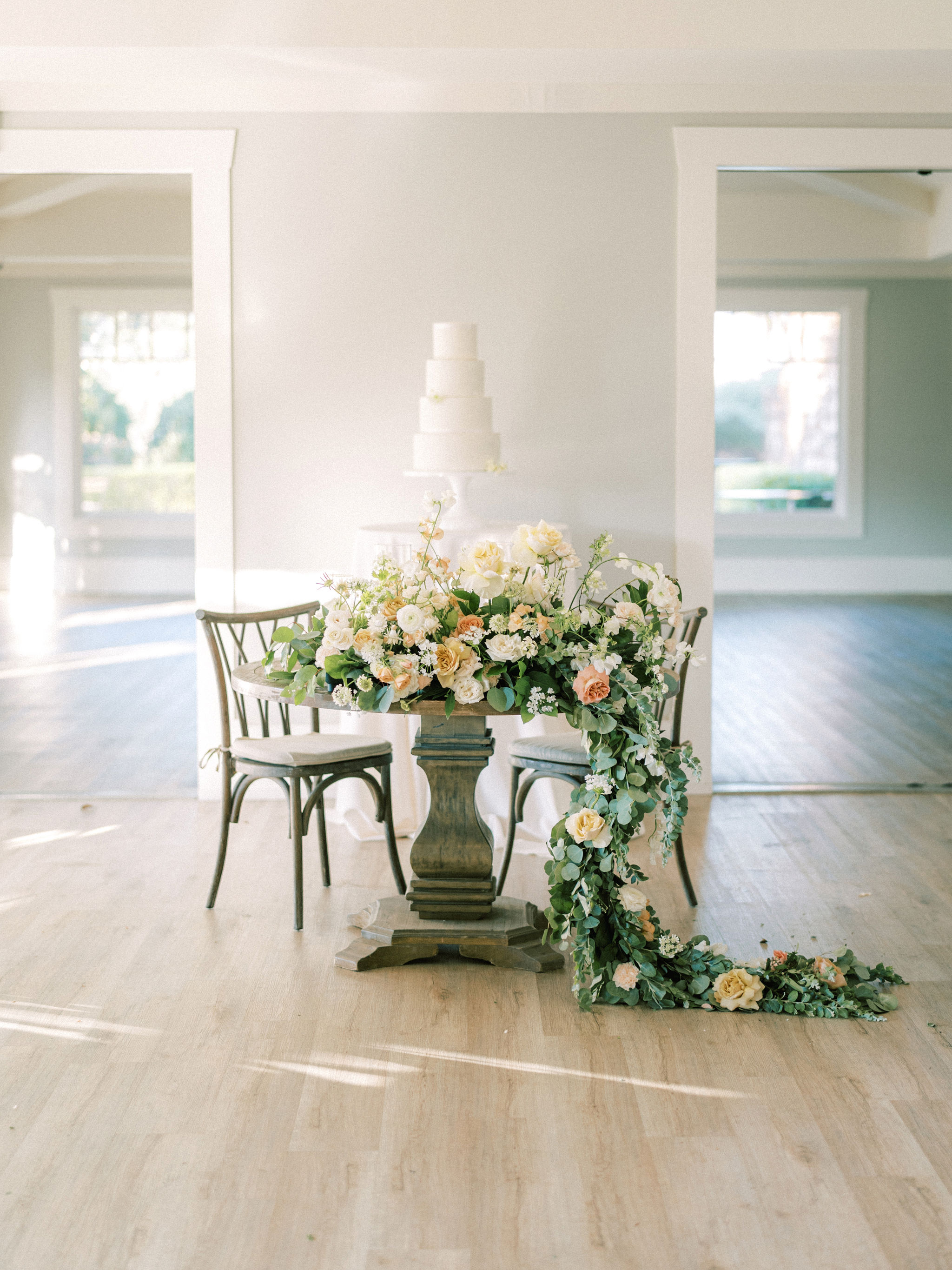 San Diego wedding florist sweetheart table decor